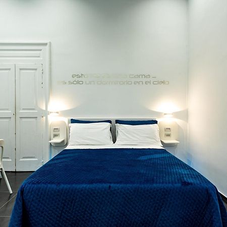 Skyhouse Chiatamone Bed & Breakfast Napoli Exterior foto