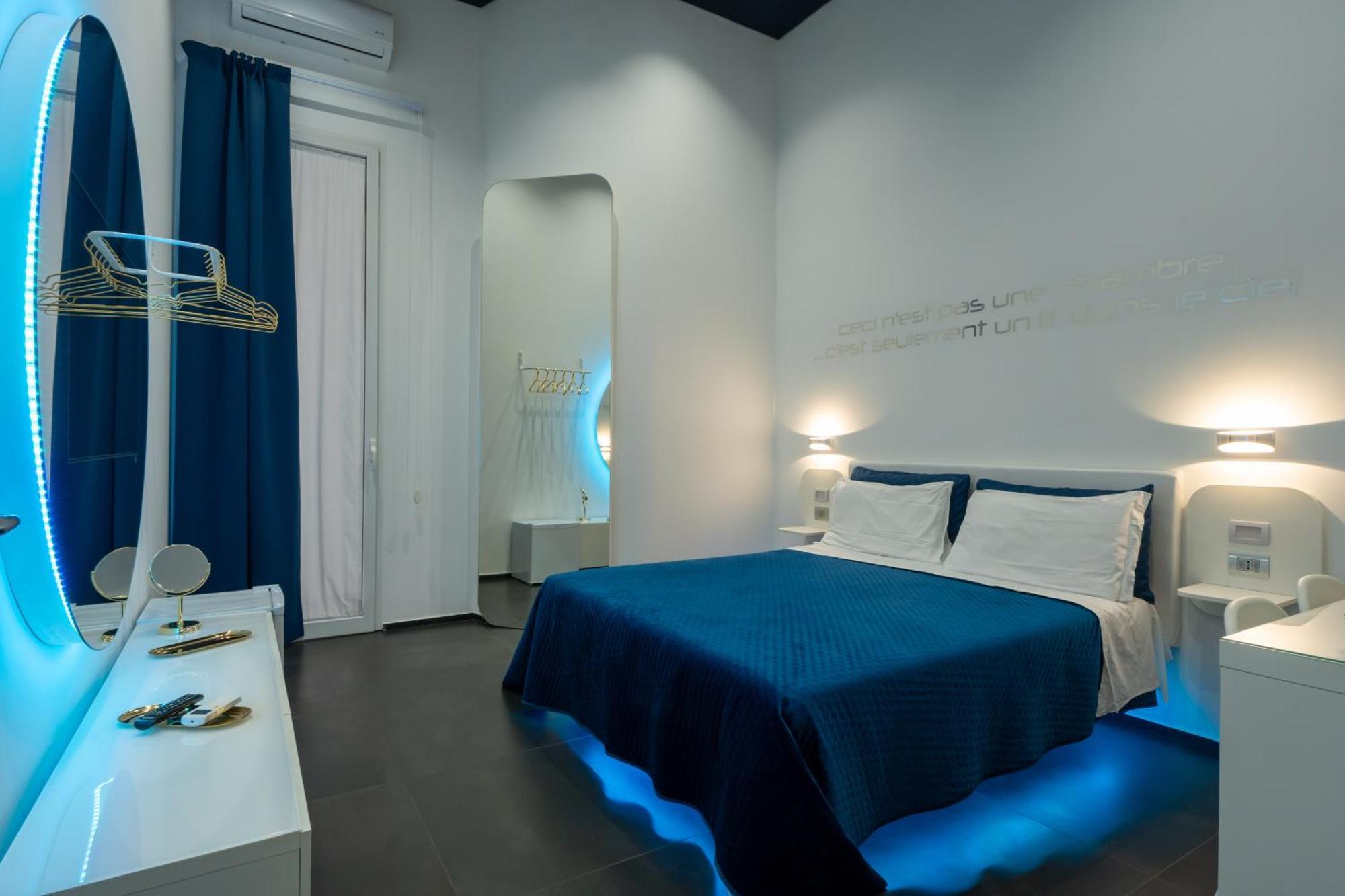 Skyhouse Chiatamone Bed & Breakfast Napoli Exterior foto